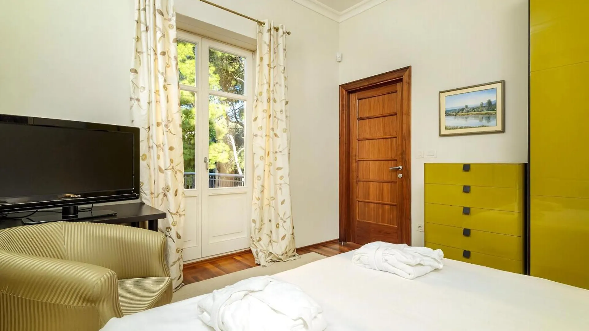 Exclusive Seafront Villa 5 Bedrooms Villa Mestro Outdoor Pool Magical Sea Views Split