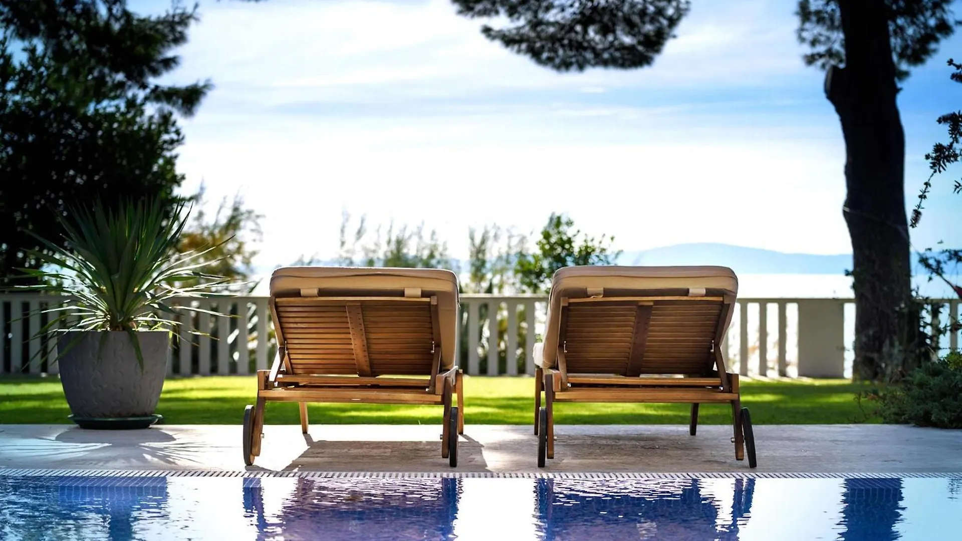Exclusive Seafront Villa 5 Bedrooms Villa Mestro Outdoor Pool Magical Sea Views Split
