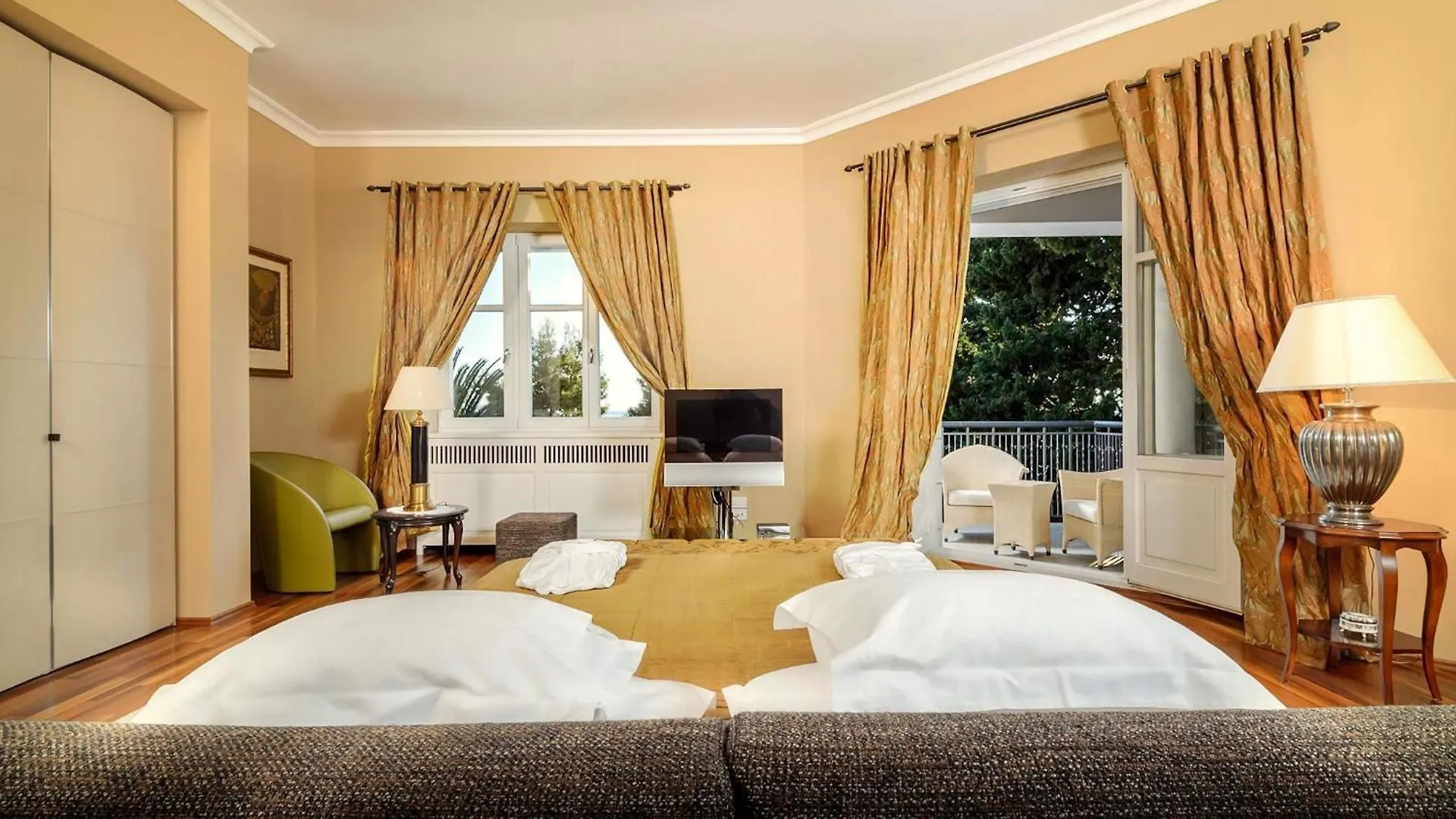 Exclusive Seafront Villa 5 Bedrooms Villa Mestro Outdoor Pool Magical Sea Views Split Croatia