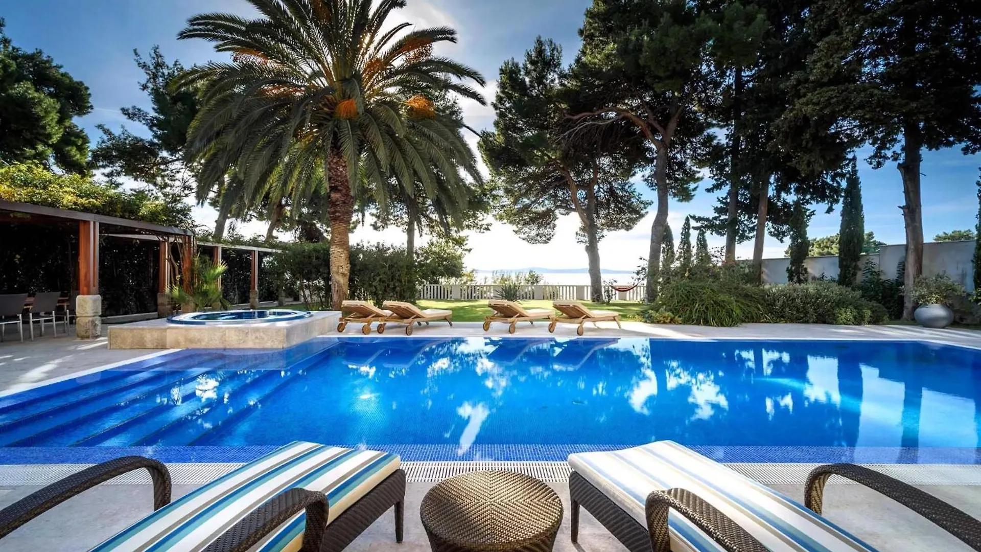 Exclusive Seafront Villa 5 Bedrooms Villa Mestro Outdoor Pool Magical Sea Views Split